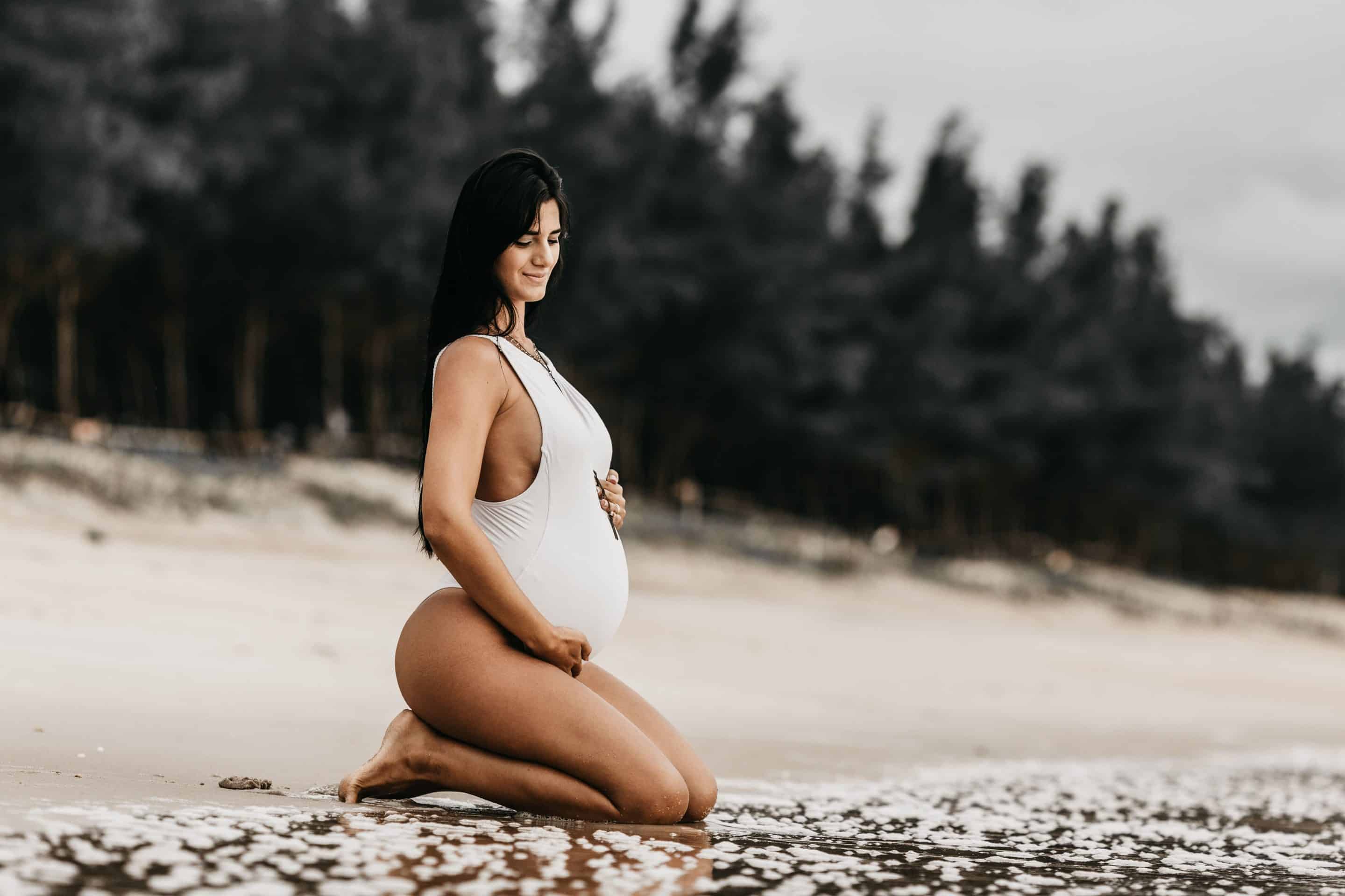 Grossesse et naturopathie, main dans la main